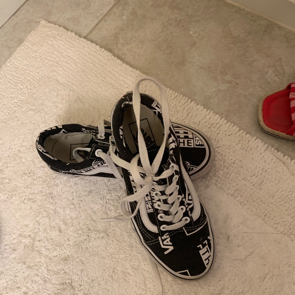 Shoe 👟 - Picture 3 of 4